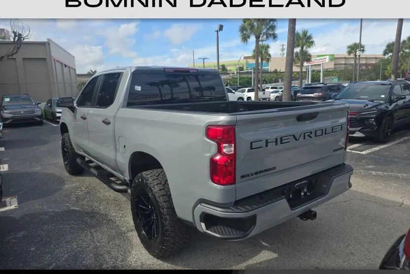 2024 Chevrolet Silverado 1500 Custom photo 1