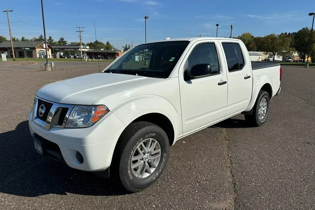 2015 Nissan Frontier S photo 1