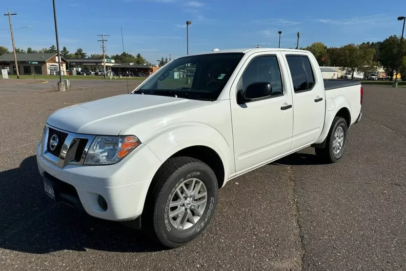 2015 Nissan Frontier S photo 1