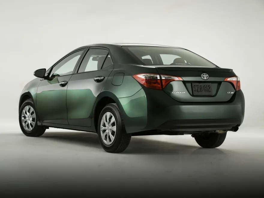 2015 Toyota Corolla L photo 1