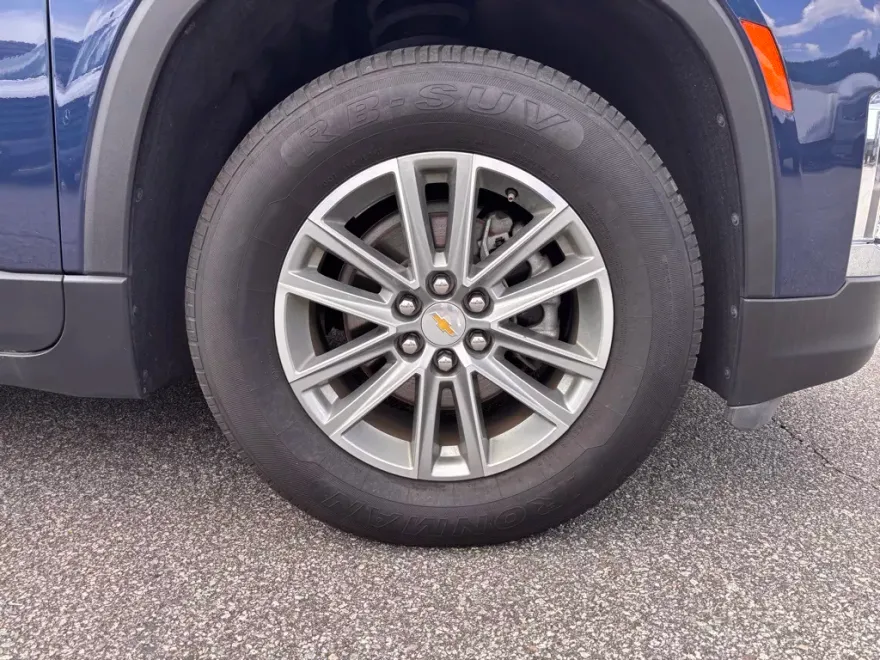 2023 Chevrolet Traverse Cloth 1LT photo 1