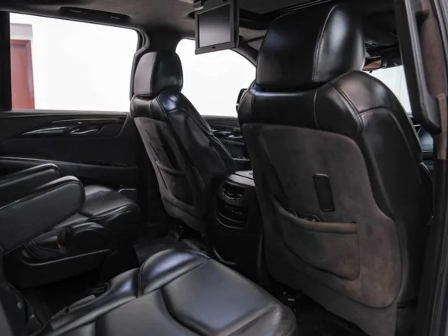 2020 Cadillac Escalade Platinum photo 26