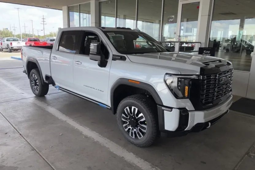 2026 Gmc Sierra 2500 HD Denali Ultimate photo 1