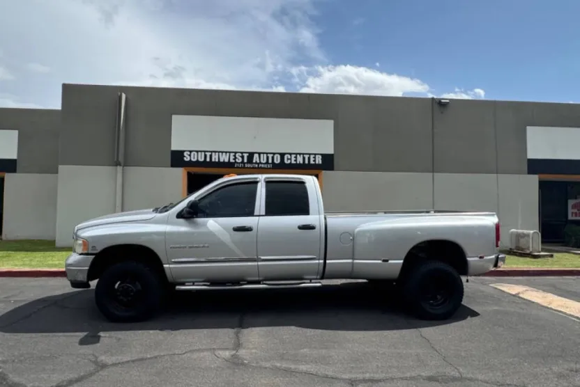 2004 Dodge Ram 3500 SLT photo 1