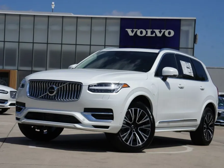 2025 Volvo XC90 T8 Plus photo 1