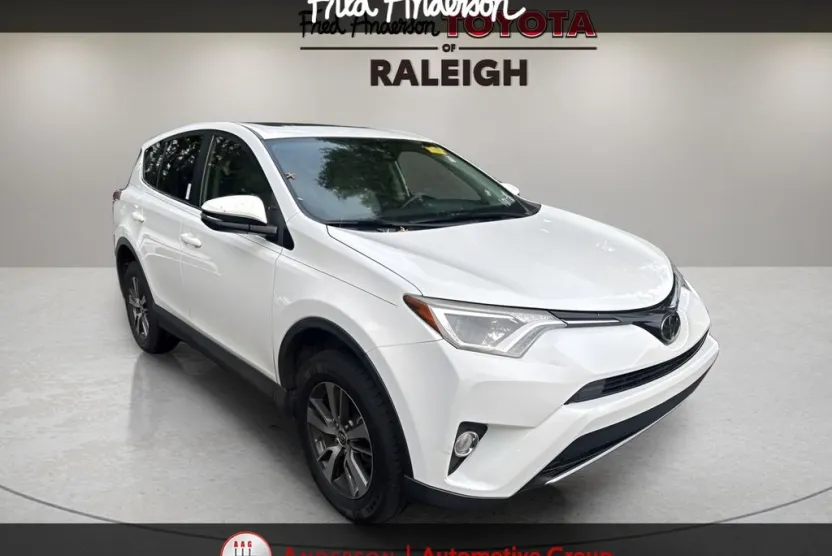 2018 Toyota RAV4 Adventure XLE photo 1