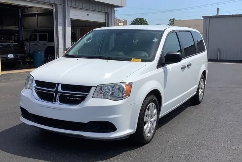 2019 Dodge Grand Caravan SE photo 1