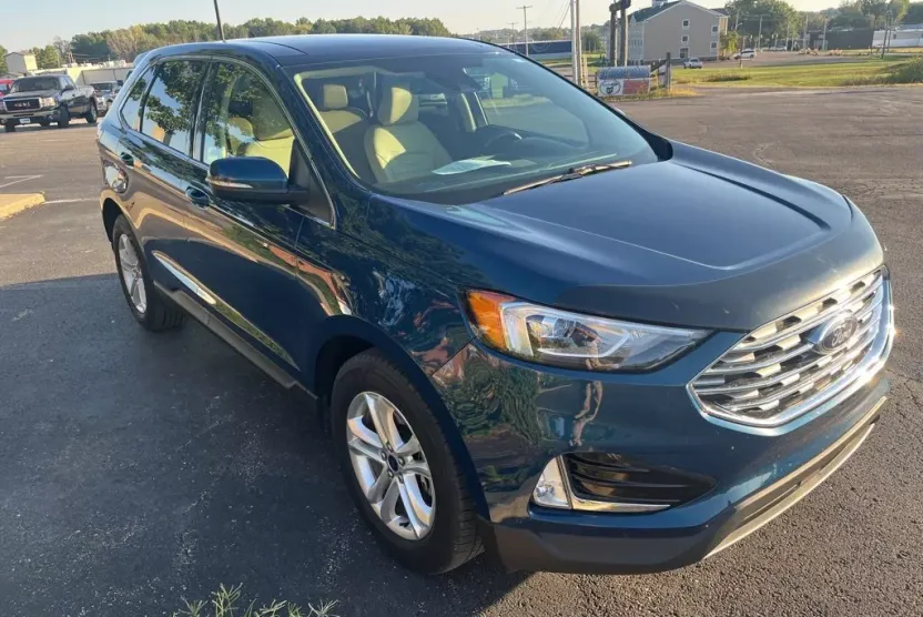 2020 Ford Edge SEL photo 1