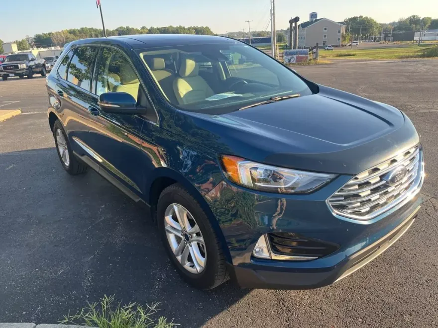 2020 Ford Edge SEL photo 1