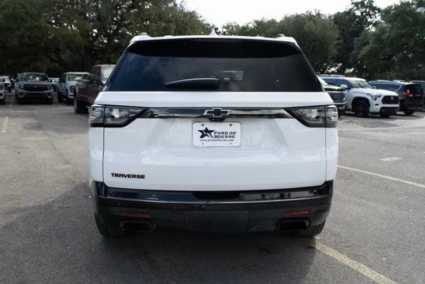 2021 Chevrolet Traverse Premier photo 1