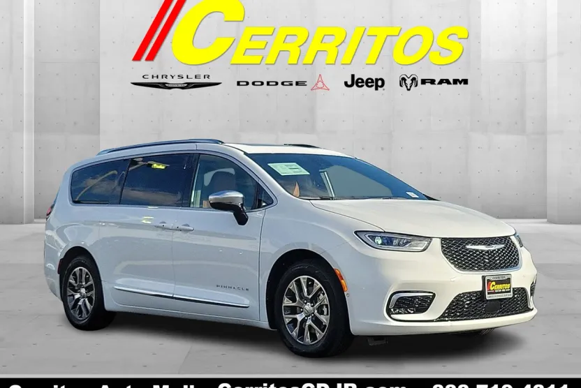 2025 Chrysler Pacifica Hybrid Pinnacle photo 1