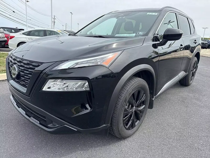 2023 Nissan Rogue AWD SV photo 1