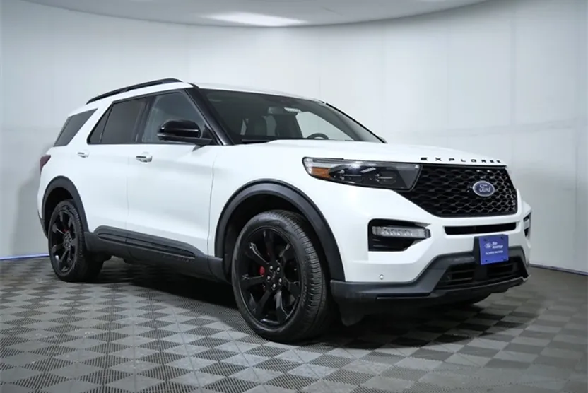 2023 Ford Explorer ST photo 1