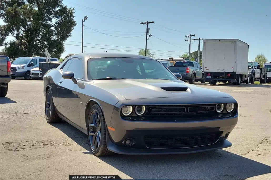 2022 Dodge Challenger R/T photo 1
