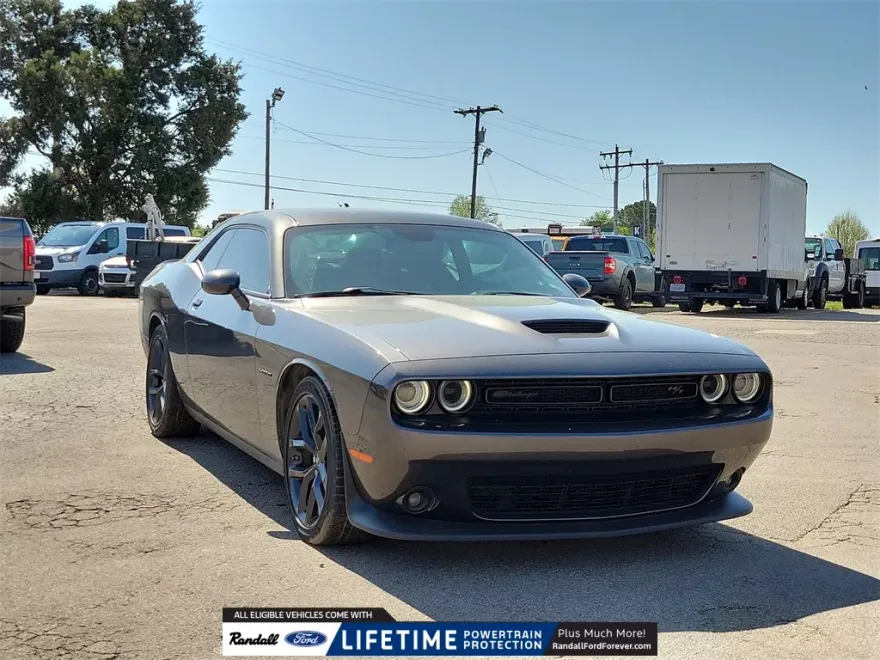 2022 Dodge Challenger R/T photo 1