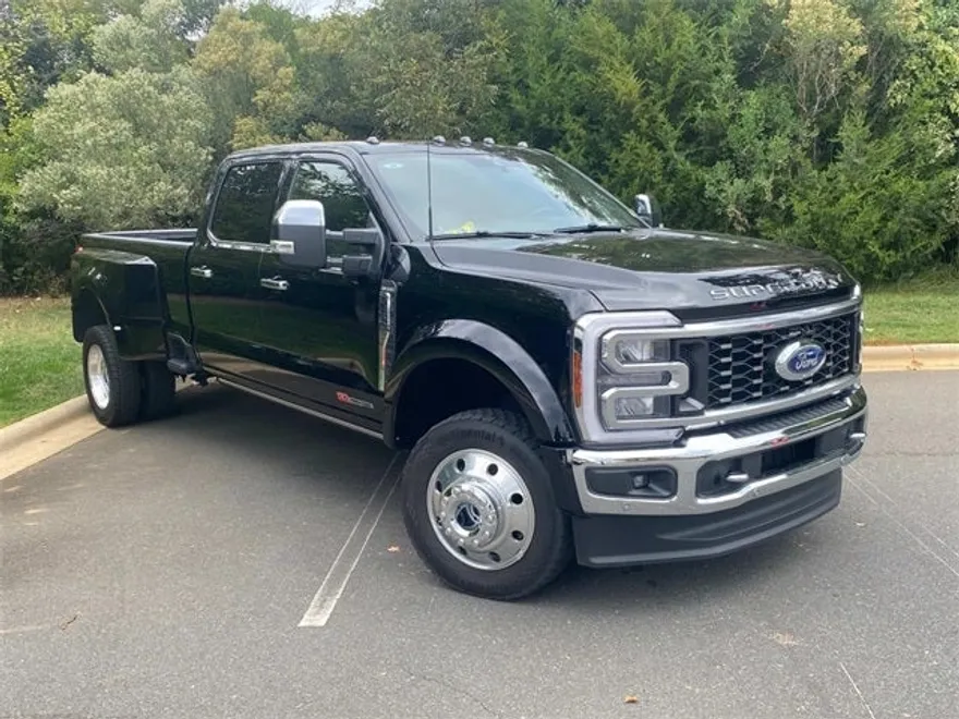 2024 Ford F-450 photo 1