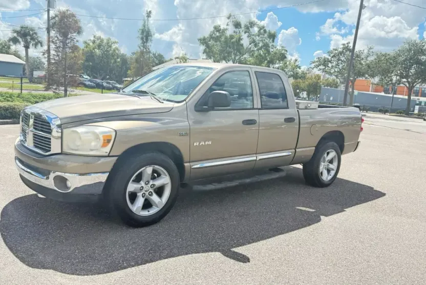 2008 Dodge Ram SLT photo 1