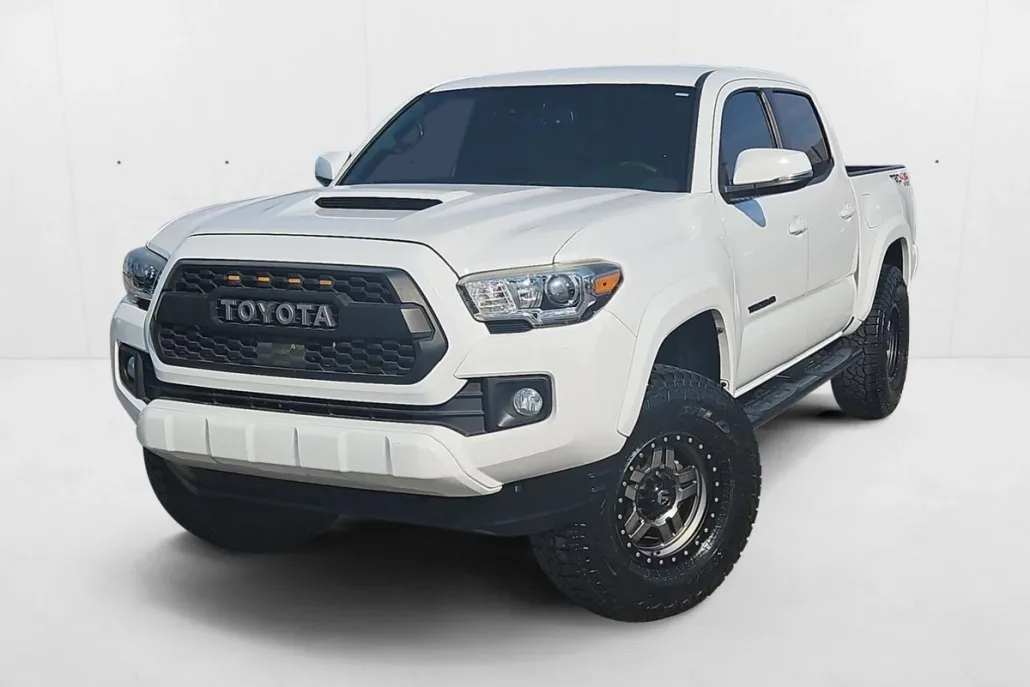 2018 Toyota Tacoma TRD Sport V6 photo 1