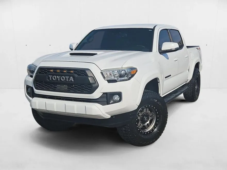 2018 Toyota Tacoma TRD Sport V6 photo 1