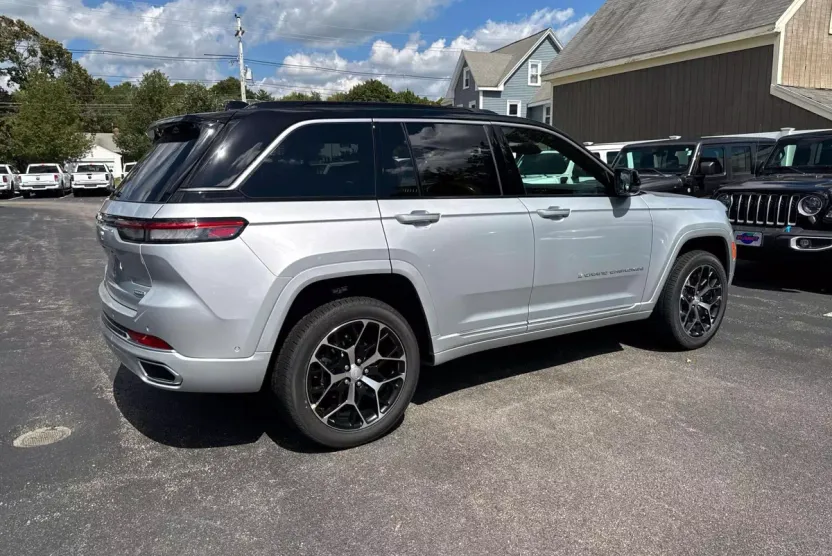 2025 Jeep Grand Cherokee Summit Reserve photo 1
