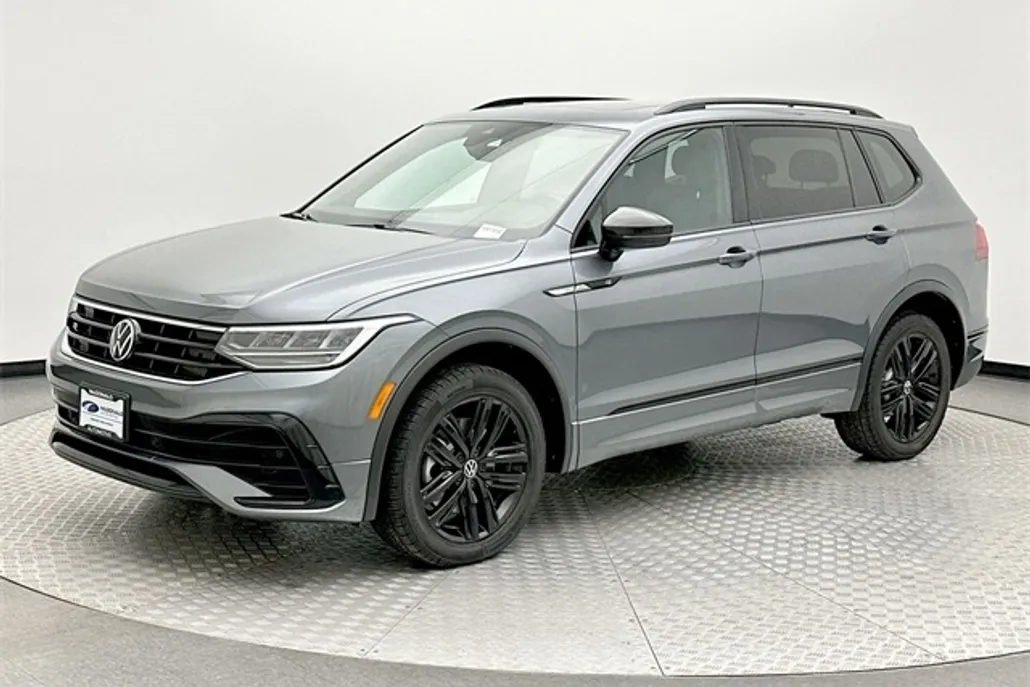 2022 Volkswagen Tiguan SE R-Line Black photo 1