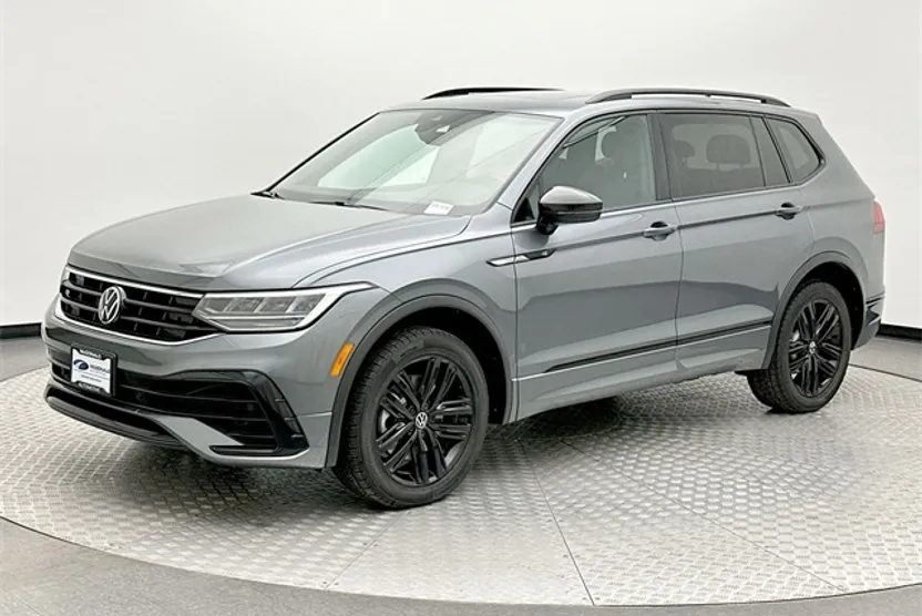 2022 Volkswagen Tiguan SE R-Line Black photo 1
