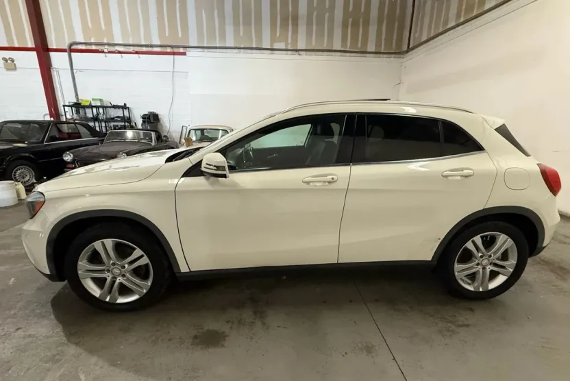 2015 Mercedes Benz GLA 250 photo 1