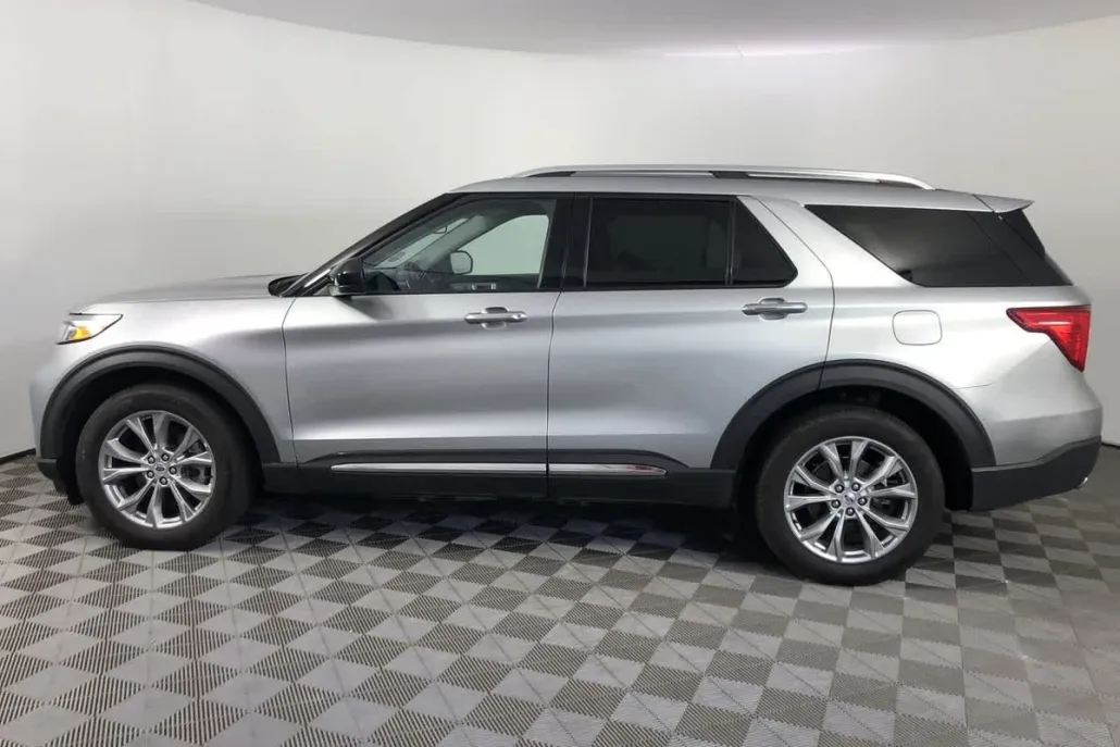 2023 Ford Explorer Limited photo 1