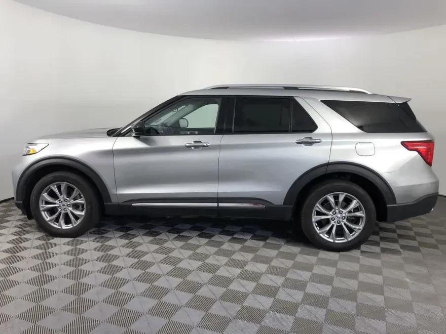 2023 Ford Explorer Limited photo 1