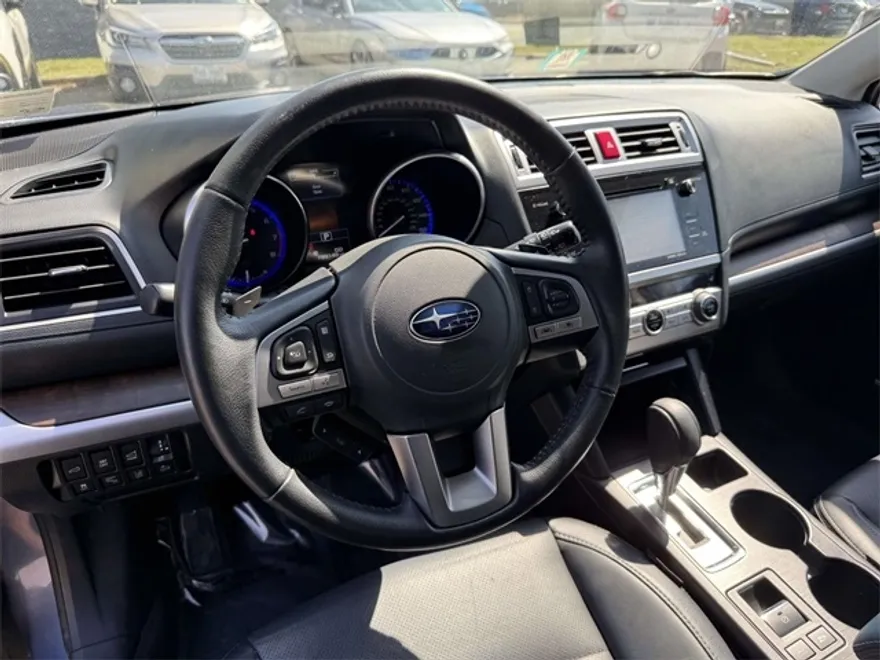 2017 Subaru Outback 3.6R photo 1