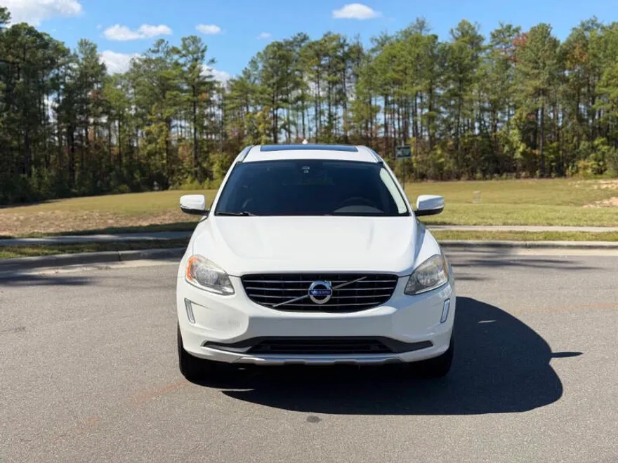 2015 Volvo XC60 T5 Drive-E Premier photo 1