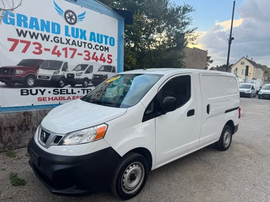 2018 Nissan NV200 SV photo 1
