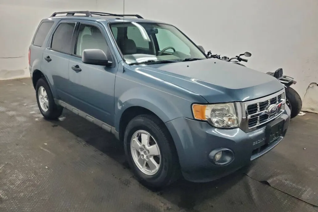 2011 Ford Escape XLT photo 1