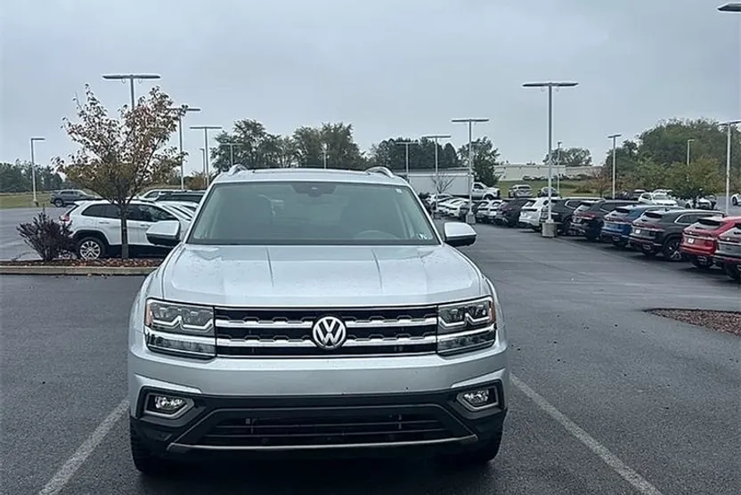 2019 Volkswagen Atlas SEL Premium photo 1