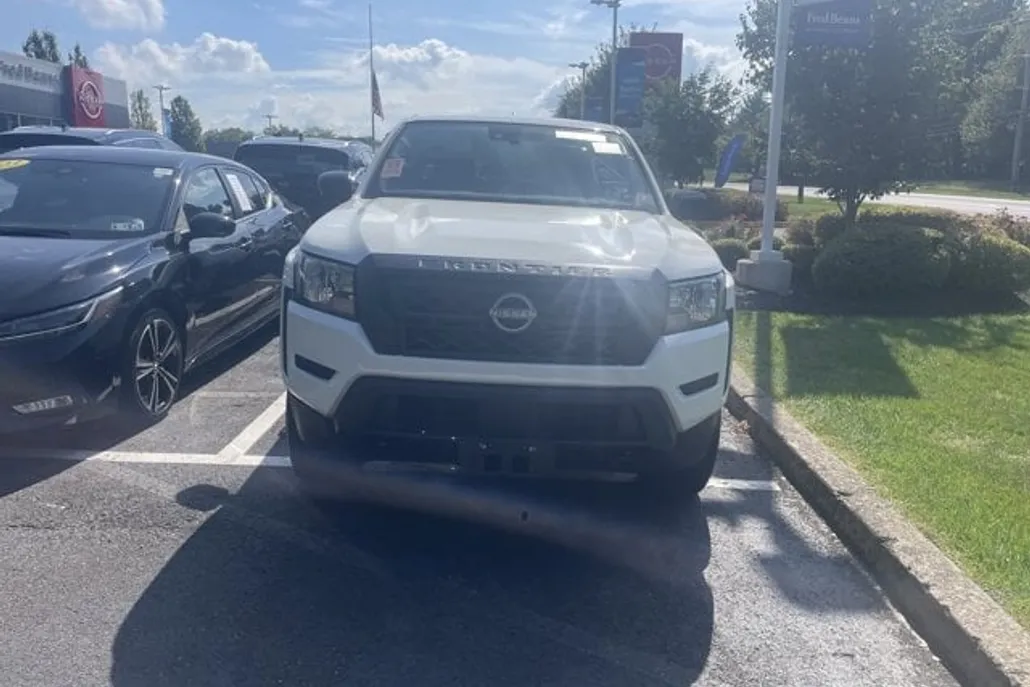 2022 Nissan Frontier S photo 1