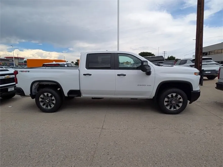 2025 Chevrolet Silverado 2500HD photo 1