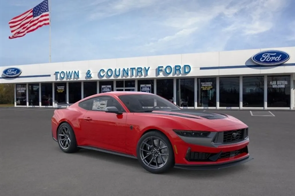 2025 Ford Mustang Dark Horse photo 1