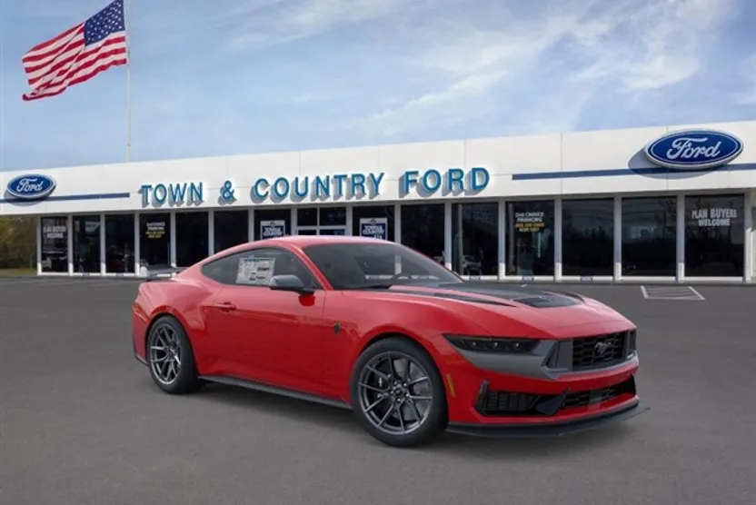 2025 Ford Mustang Dark Horse photo 1