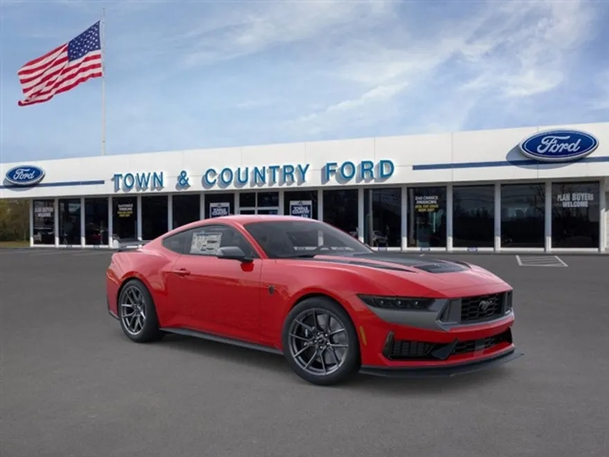 2025 Ford Mustang Dark Horse photo 1
