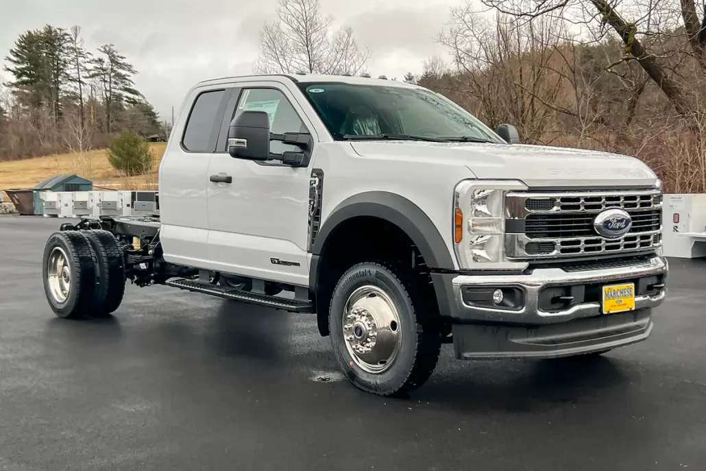 2024 Ford F-450 photo 1
