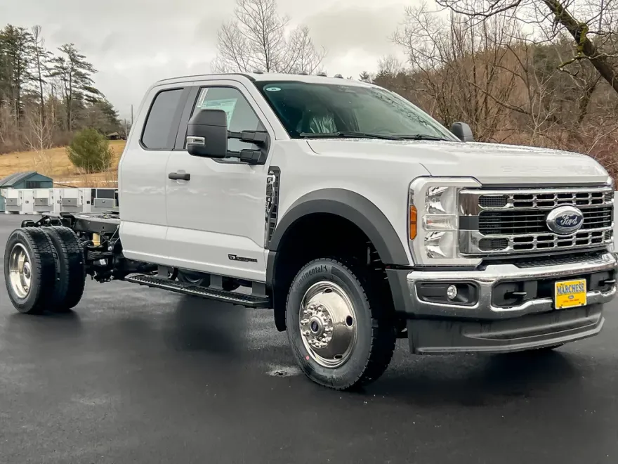 2024 Ford F-450 photo 1