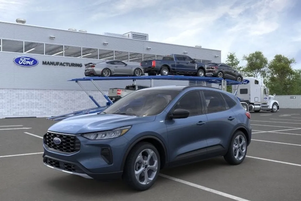 2025 Ford Escape ST-Line photo 1