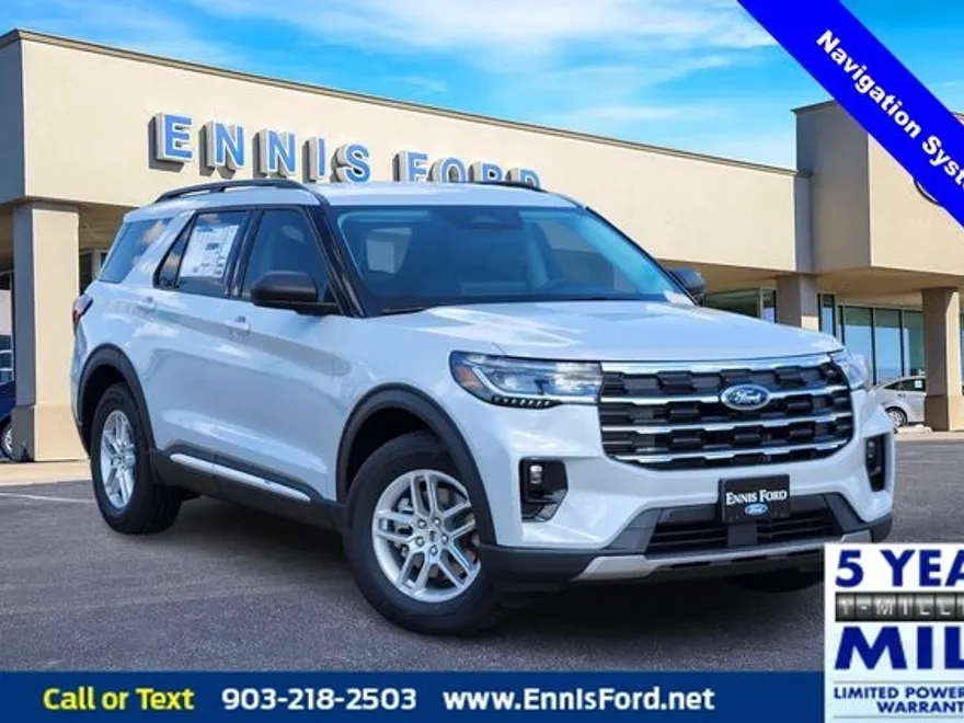 2025 Ford Explorer photo 1