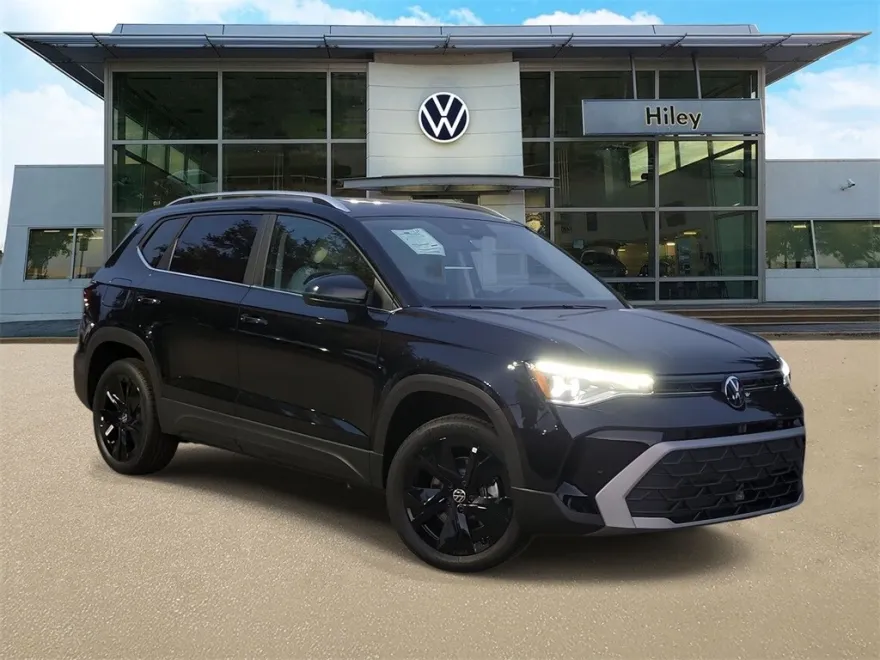 2025 Volkswagen Taos SE photo 1