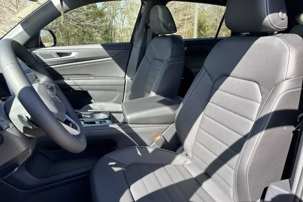 2026 Volkswagen Atlas Cross Sport SEL R-Line photo 1