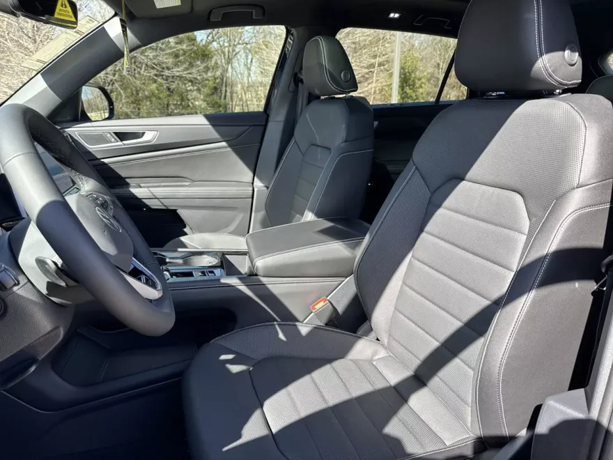 2026 Volkswagen Atlas Cross Sport SEL R-Line photo 1