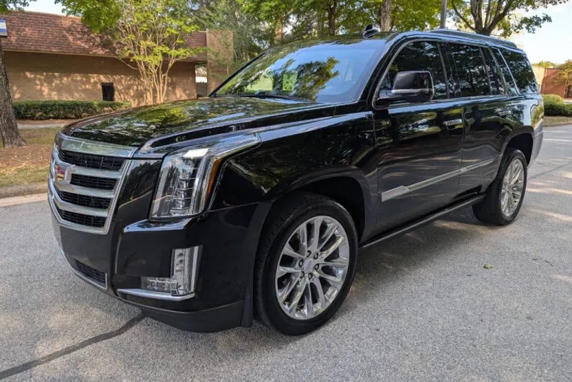 2019 Cadillac Escalade Premium Luxury photo 1