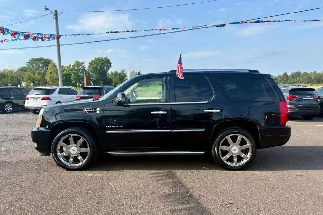 2013 Cadillac Escalade Luxury Sport photo 1