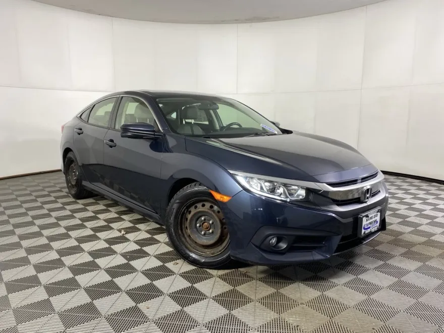 2018 Honda Civic EX-T photo 1