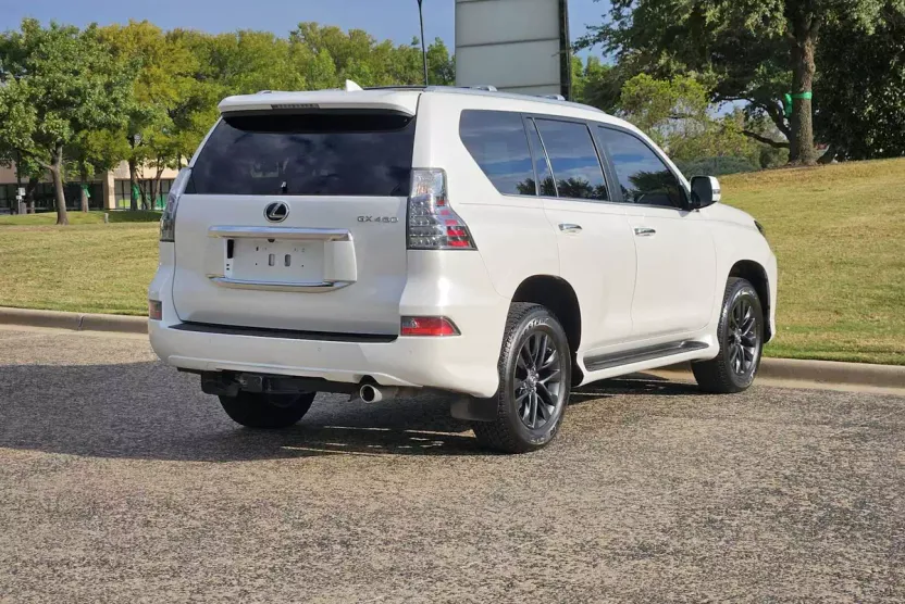 2023 Lexus GX 460 Premium photo 1